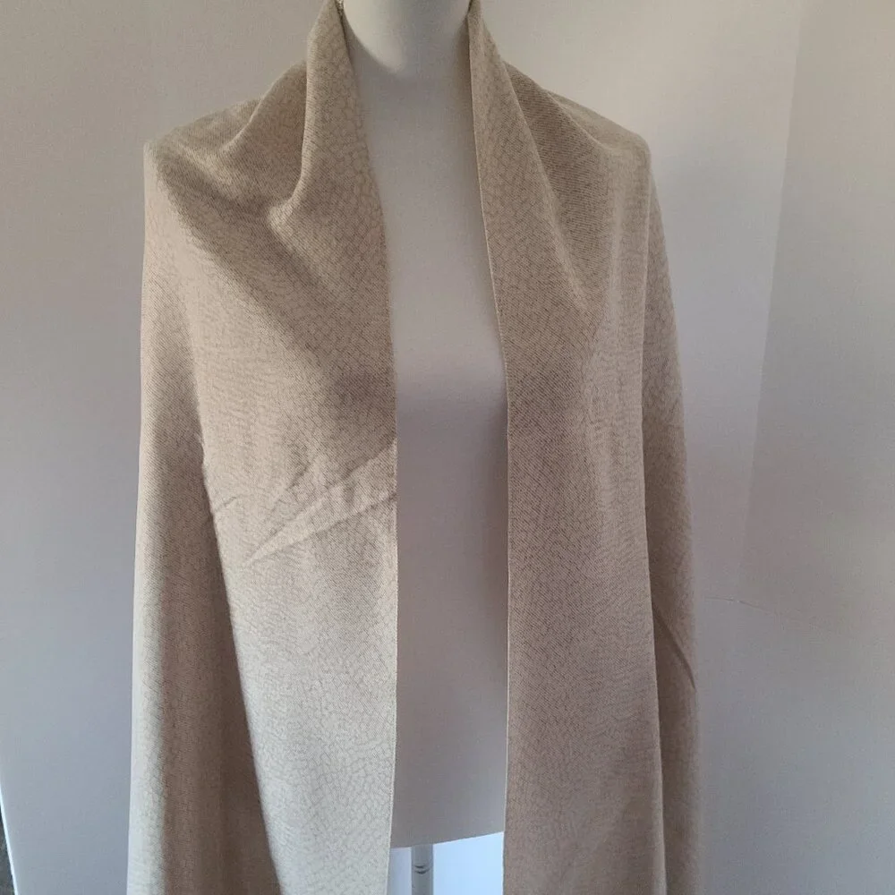 A NEW DAY TAN/CREAM SHAWL/WRAP/FRINGE LIGHTWEIGHT COMFY COZY FASHIONABLE SIZE OS
